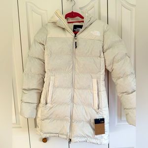 The North Face women’s Gotham Parka. Size small, white